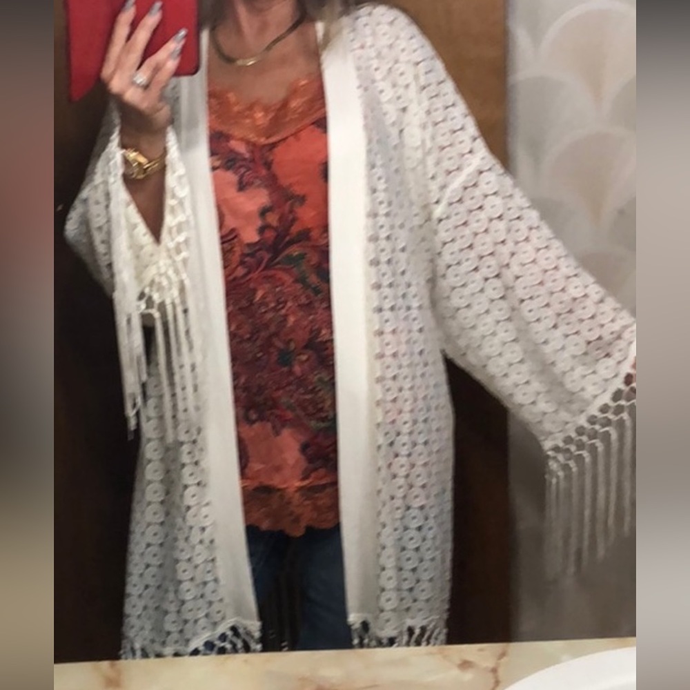 NWOT VELZRIA Open Fringed Cardigan